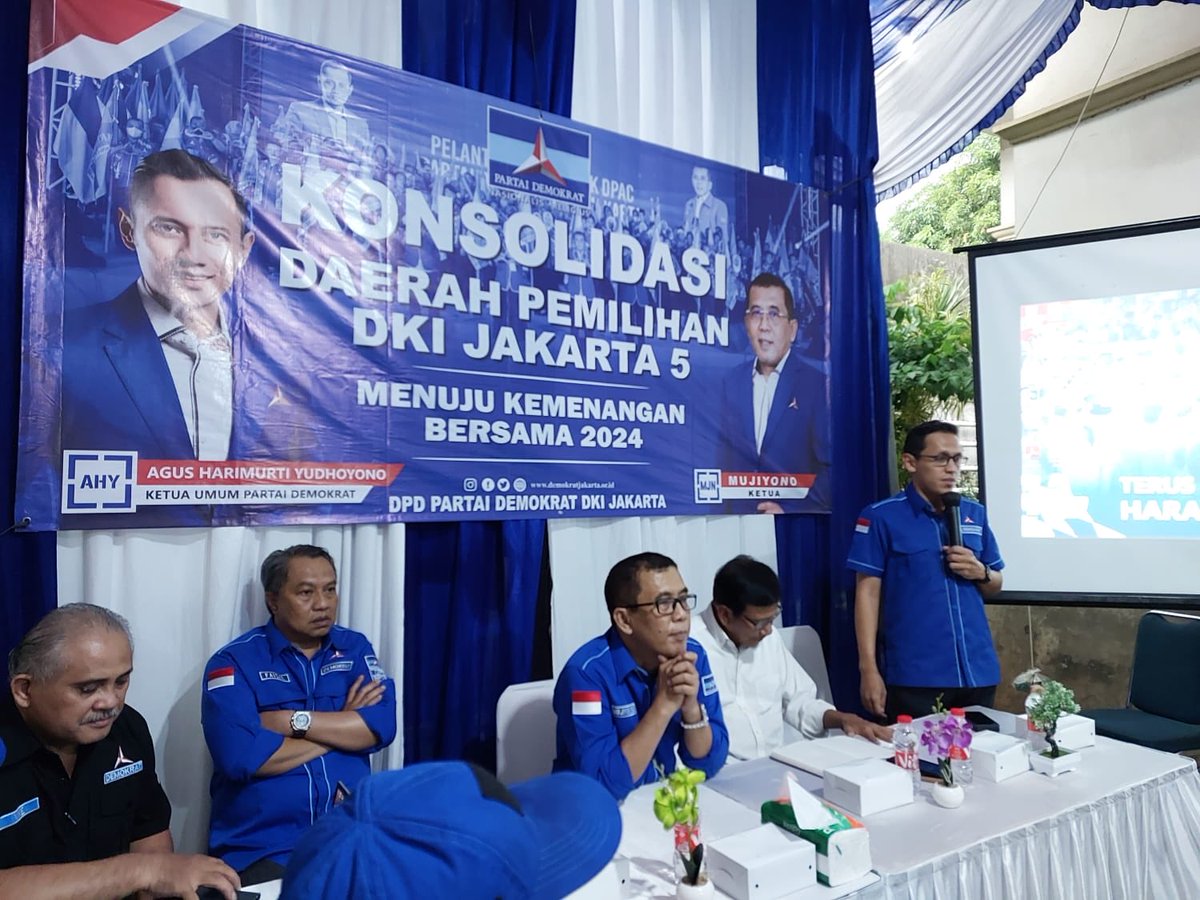 RAMujiyono's tweet photo. Konsolidasi Dapil 5.

Terus berusaha berbaris rapi, mewujudkan #KemenanganBersama2024

⁦@FaisalLuba⁩ ⁦@MumuAlhamid⁩ ⁦@vike_ponto⁩ ⁦@PDemokratjkt⁩ https://t.co/iozrXQBE8T