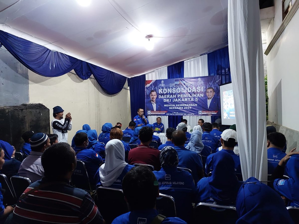 RAMujiyono's tweet photo. Konsolidasi Dapil 5.

Terus berusaha berbaris rapi, mewujudkan #KemenanganBersama2024

⁦@FaisalLuba⁩ ⁦@MumuAlhamid⁩ ⁦@vike_ponto⁩ ⁦@PDemokratjkt⁩ https://t.co/iozrXQBE8T