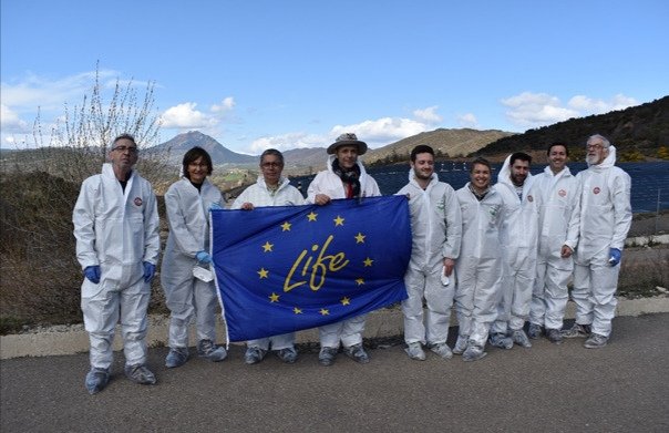 VegasIws's tweet photo. Fond memories of the #lifesurfingEU kickoff meeting. It was nice to cooperate with our partners @unicomplutense and SARGA from Spain as well as IHPA from the Netherlands #ThrowbackThursday #remediation #DNAPL #ISCO #USTUTT https://t.co/JpvHBr1bm0