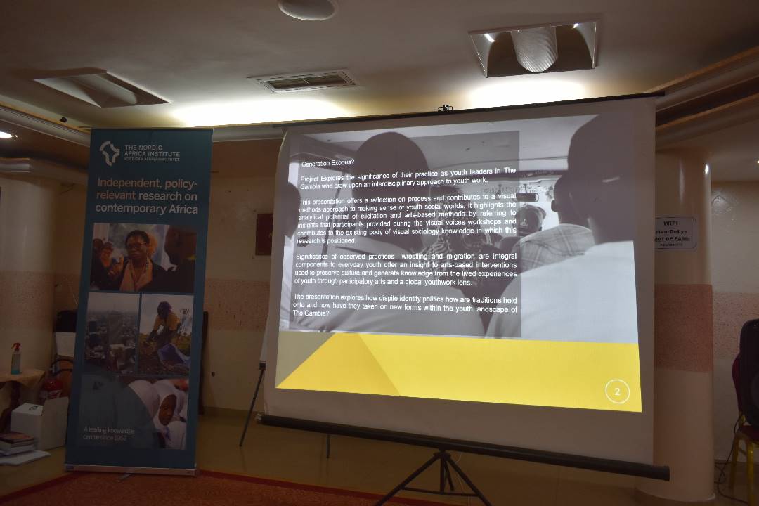 CODESRIA's tweet photo. The Second Presentation is an online presentation titled ‘Jakarlo with BackWay: Young people negotiating traditions, trends and clandestine migration within The Gambia’, by Sireita Mullings.
@SireitaM
@CODESRIA @NordicAfrica @Vetenskapsradet
#Gambia #Migration #BackWay #Youth https://t.co/aMoJWwaOa7
