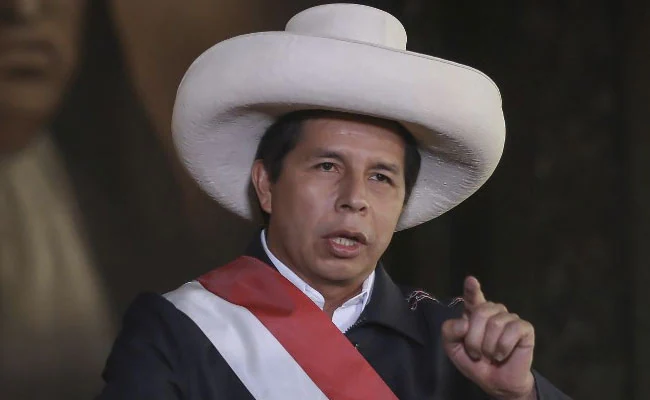 IamTheStory__'s tweet photo. Peru's leftist president Pedro Castillo was ousted by lawmakers and arrested Wednesday in a dizzying series of events in a country long prone to political upheaval.
#Peru #LatinAmericanSpring #USA #OAS https://t.co/JHi8GPrn5L