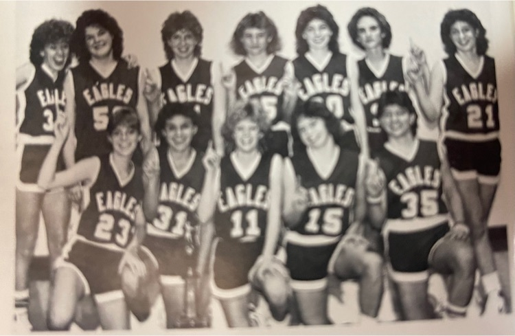 wreagles's tweet photo. The #wreagles 1987 varsity girls basketball team. #tbt #long_time_ago https://t.co/Es9ZDkeao3