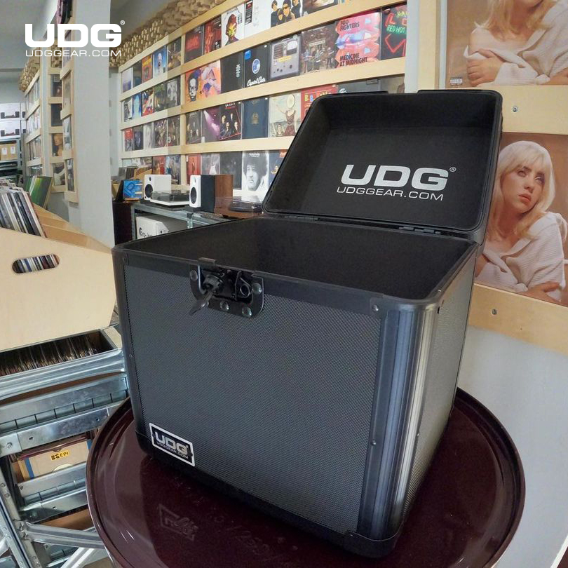 udggearcom's tweet photo. Keep your vinyl safe 💪🔥 by @oladjcy

#UDG #UDGGEAR #Deejay #Producer #DJLIFE #UDGonTheRoad #DJonTour #UDGreGram #OlaDJ #djstore #local #nicosia #cyprus #djshop #djgear #djequipment #dj #djs #record #vinyl #recordstore #recordcase #vinylsetup #Transportation https://t.co/G5lA4SJy7F