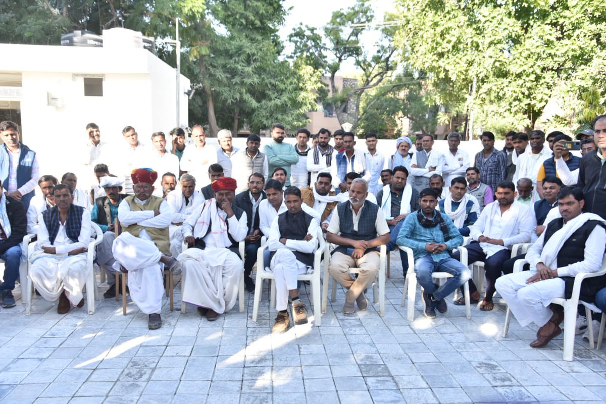 आज जयपुर निवास पर सवाई माधोपुर में भारत जोड़ो यात्रा के स्वागत की तैयारियों को लेकर विधानसभा क्षेत्र सपोटरा के कांग्रेस पदाधिकारियों एवं कार्यकर्ताओं के साथ बैठक की।
#BharatJodoYatra