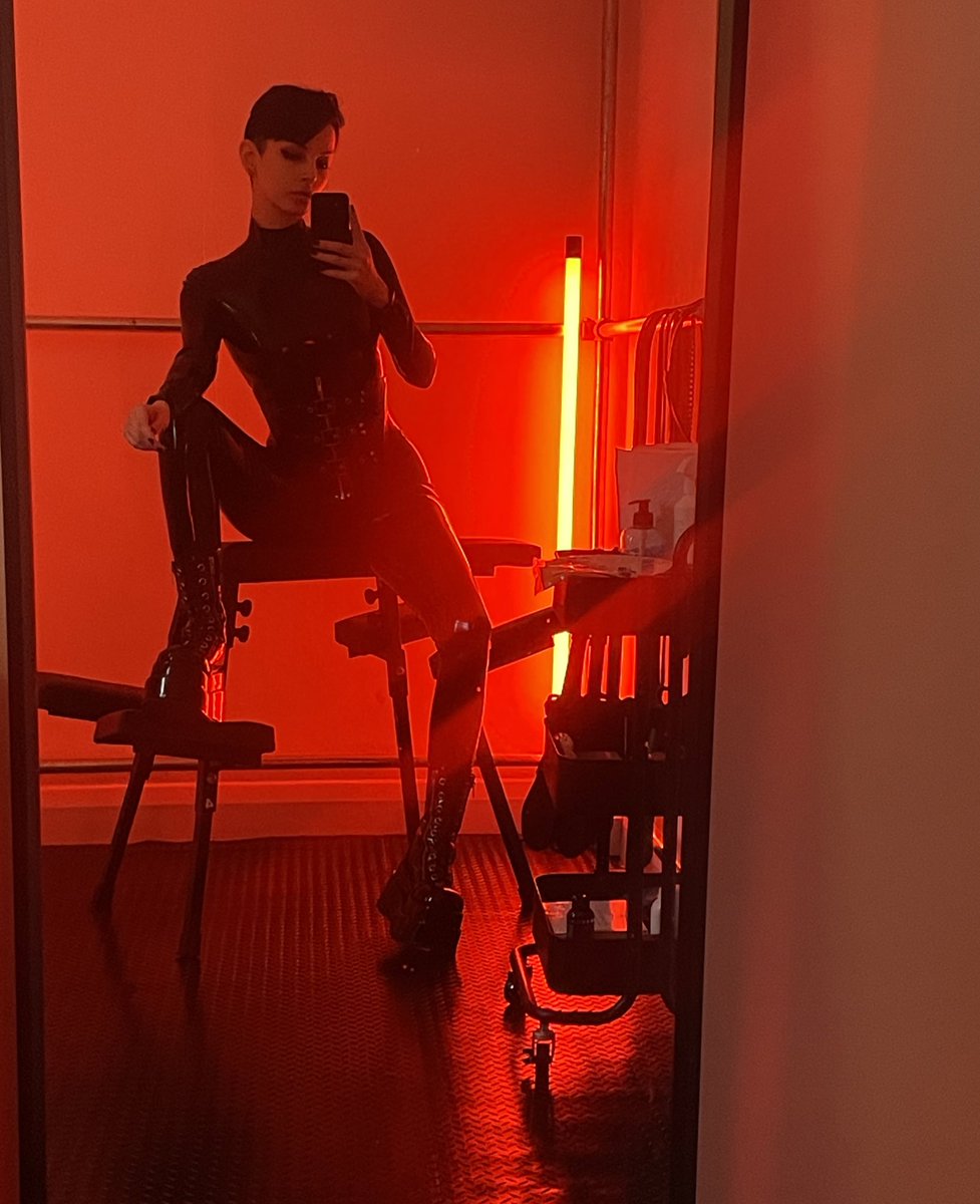 LatexLadies on Twitter "RT minathesinner Full latex is the only way