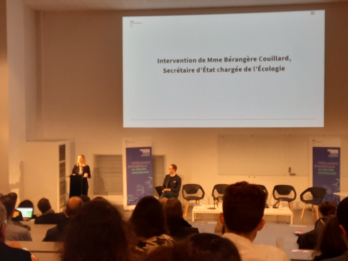 AssoCreaq's tweet photo. [#mixénergétique]

🔎Dans le cadre de la consultation nationale sur le mix énergétique lancée par le gouvernement le 20 octobre dernier, le CREAQ a assisté ce matin au débat public à Sciences Po Bordeaux. 

Pour + d'infos sur le programme de la journée : https://t.co/ZqJev0UtDG https://t.co/9Jn9LP4nBZ