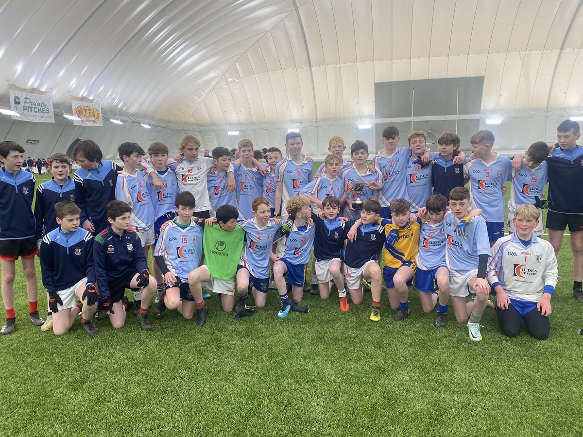 CChiarain's tweet photo. Roscommon “A” Schools Final Winners 

Captains Jack Brooks and Bobby Lenehan accepting the trophy. 🏆🏆🏆 #rosgaa https://t.co/rk5iKc4rQG