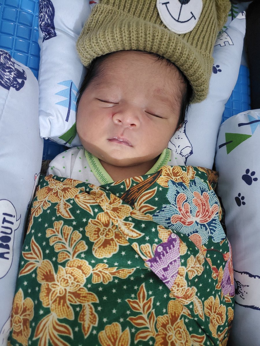 insya___'s tweet photo. gara-gara twitter aku jd dapet anak wkwk :')
selamat datang di dunia, anakku ❤ https://t.co/5NLjMh4O6x