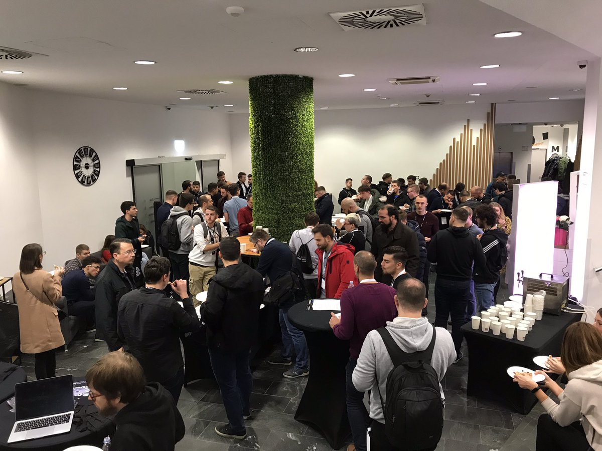 Our #DevFest is going great, 35 jumbo pizzas dissapeared in 5min now at the lunch break 😅
Fortunately, beer tap is still working 💪