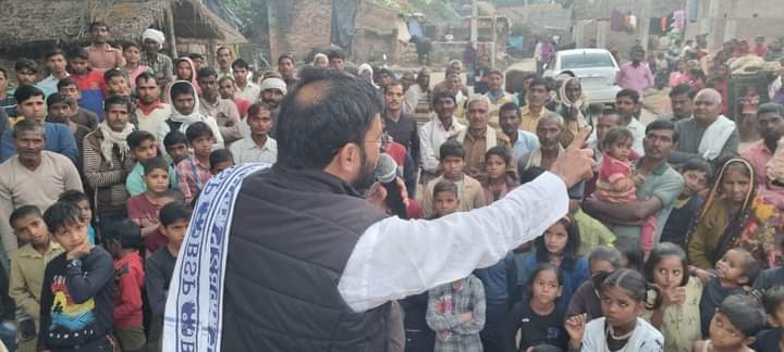 jaiprakashbsp's tweet photo. तीसरी .....
बसपा चली गांव गांव गली गली......

उत्तर प्रदेश के सीतापुर जिले की मिश्रीख विधान सभा के     इंदल पुर गांव में तीसरी नुक्कड सभा।

मिशन 2024.
जय भीम जय भारत जय कांशीराम जय भगत सिंह जय बसपा। https://t.co/aBklVQFw6J