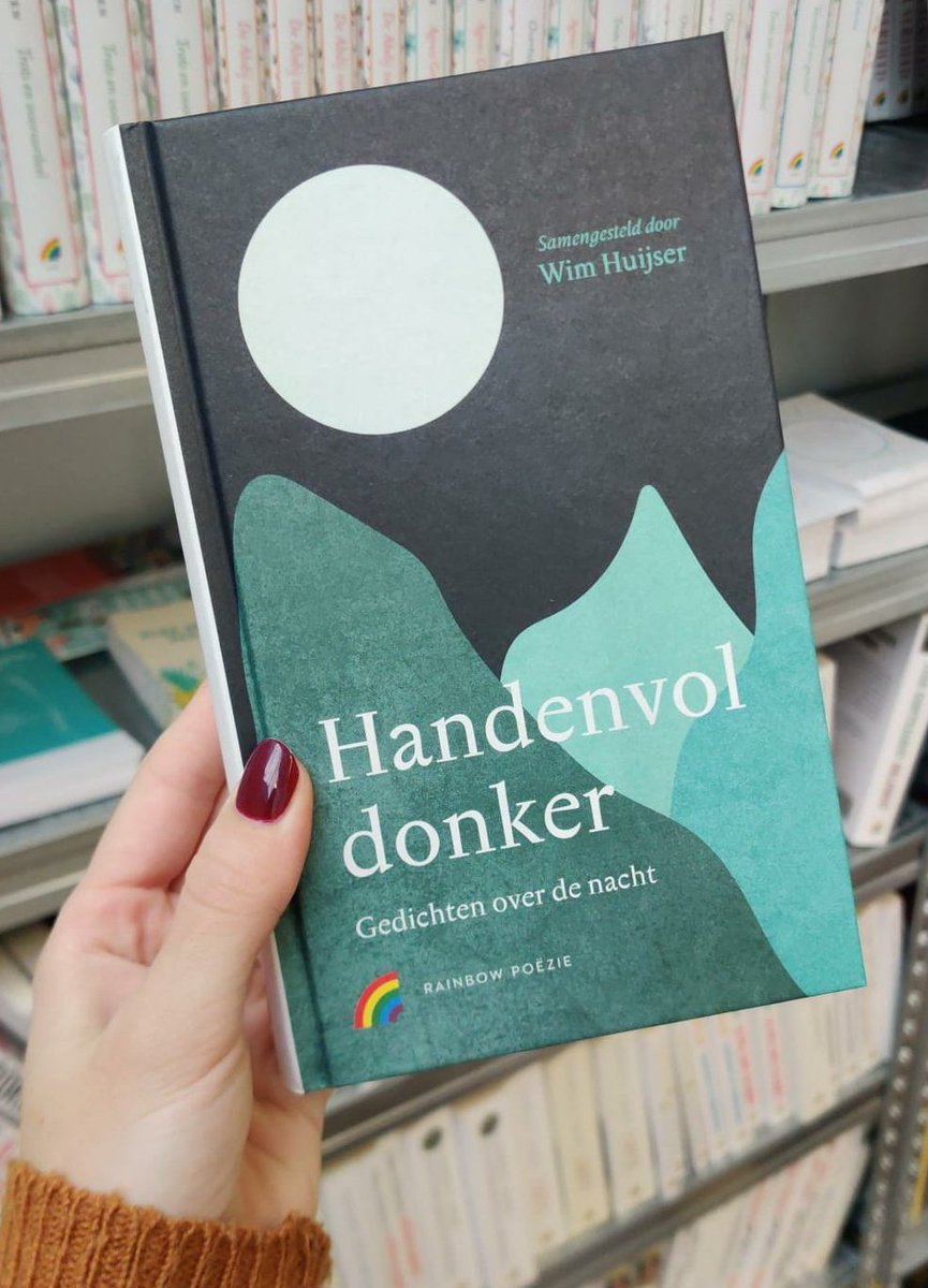 Dit zijn de weken van de lange nachten, met handenvol donker. Komende week verschijnt deze kloeke poëziebloemlezing die ik samenstelde voor <a href="/RainbowBoeken/">Uitgeverij Rainbow</a> #poëzie