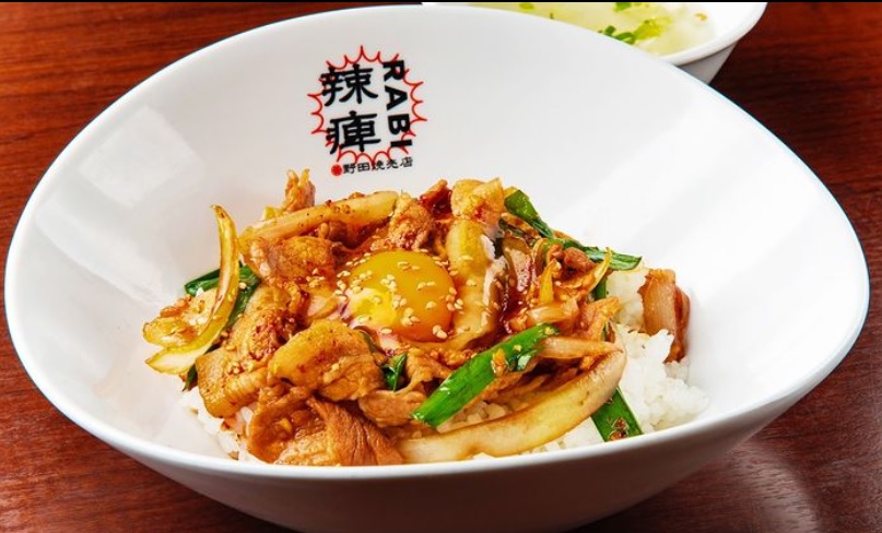 nodashumai's tweet photo. 【野田焼売店辣痺　新所沢店】
《定番メニュー》
スタミナ補充したい方必見‼

「ピリ辛にんにくスタミナ丼🍚」

チカラをつけチャイナ‼

https://t.co/MWxCsYpCw0

#野田焼売店辣痺 #焼肉 #丼 #ラーメン #所沢 #ランチ #飯テロ https://t.co/OH5L7BIGyC https://t.co/9XhtTL2Imw