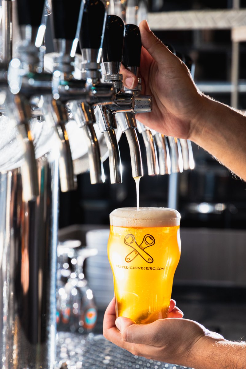 Compacta, franquia adota câmara suspensa para o chope: revistabeerart.com/news/mestre-ce…