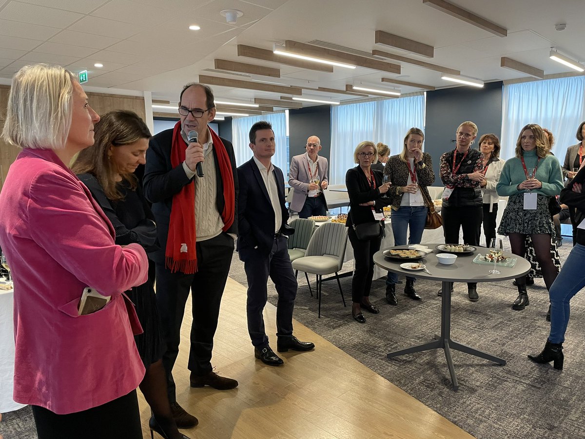 Mc_Lanne's tweet image. #LesellesAgents @jeangranier vient encourager les femmes agentes : pour que le métier d’#AgentGénéral ne soit plus « typiquement masculin »  👍🏻 Rappelons qu’il est sponsor #diversité et #inclusion pour l’ensemble du groupe @GENERALI