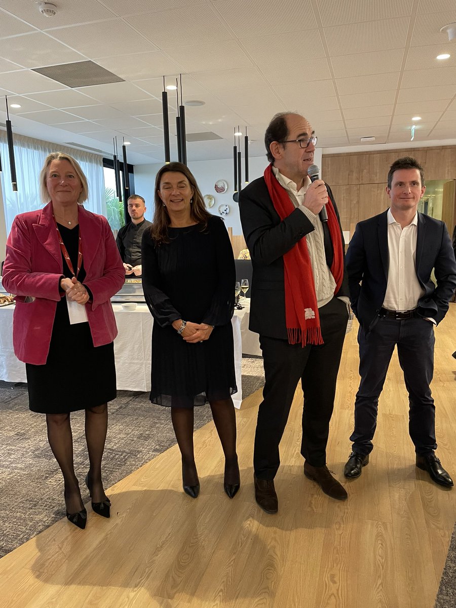 Mc_Lanne's tweet image. #LesellesAgents @jeangranier vient encourager les femmes agentes : pour que le métier d’#AgentGénéral ne soit plus « typiquement masculin »  👍🏻 Rappelons qu’il est sponsor #diversité et #inclusion pour l’ensemble du groupe @GENERALI