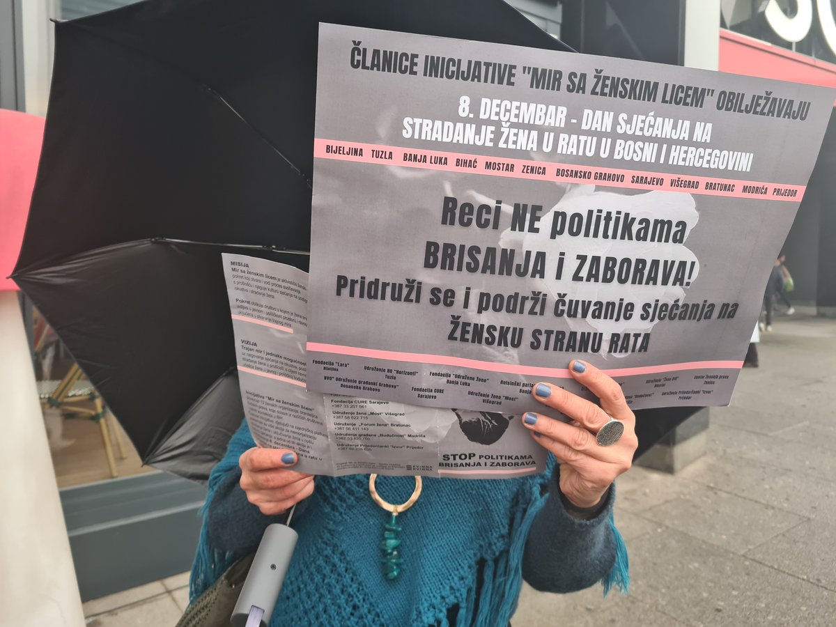 KvinnaKvinnaINT's tweet photo. 📣As part of #16DaysofActivism2022 we are marking today the #RemembranceDay of Women Civilian Victims of War in #BosniaHerzegovina — implemented by 12 local #WCSOs under the Peace with Women's Face initiative  👩‍🦰💪we support. Commemorative events are held in 12 cities across 🇧🇦. https://t.co/ahEqvZxVFe
