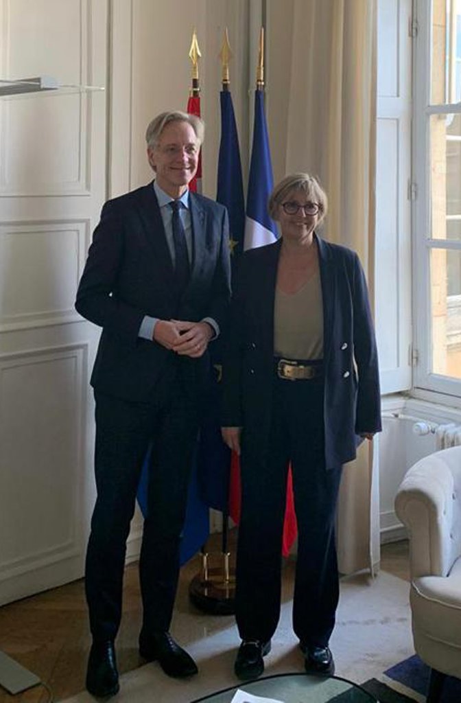 RHDijkgraaf's tweet photo. 🇳🇱: Hoe kunnen Frankrijk en Nederland nog beter samenwerken op het terrein van hoger #onderwijs en #wetenschap? Daarover sprak ik in Parijs met mijn Franse collega minister Sylvie Retailleau (@sretailleau). Het ging daarbij ook over de samenwerking binnen de EU. (1/3) https://t.co/6jAG7Q2ghC