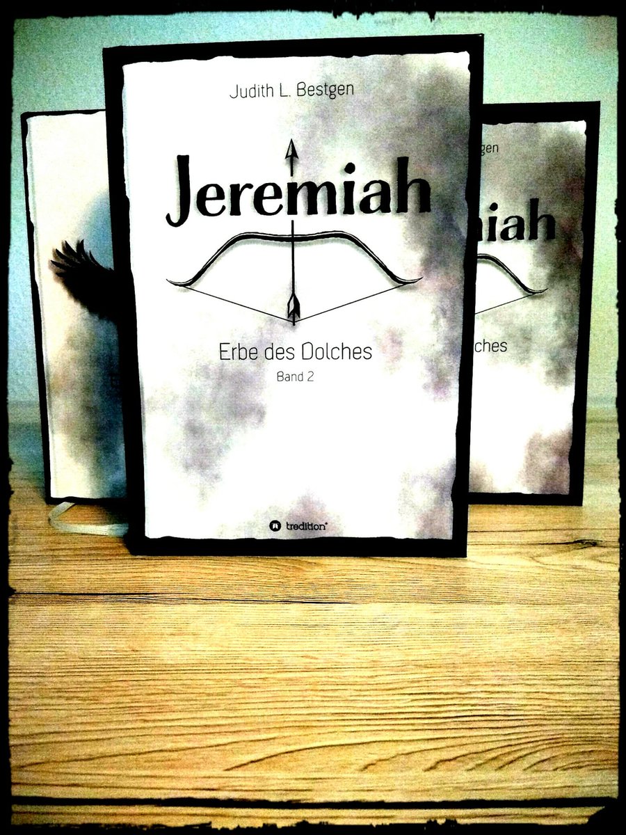 Das_Bambusblatt's tweet photo. 🎄Weihnachtsverlosung!🎄

Ihr könnt einmal ein Buchpaket bestehend aus #SchwingenAusGoldUndFinsternis, #Fey und #Jeremiah gewinnen! Alle drei im Softcover.
Oder fünf Mal eines unserer Ebooks (dabei gibt es dann auch #DieFehdeDerGezeiten).

Was ihr dafür machen müsst? (1/5) https://t.co/3CTfXZ3fnM