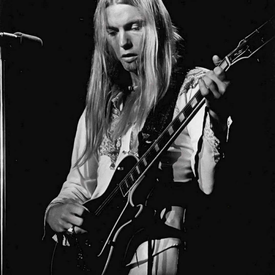 70sDailyDose's tweet photo. Remembering the great Gregg Allman, on what would have been his 75th birthday. #GreggAllman https://t.co/AOy2QKrU7D