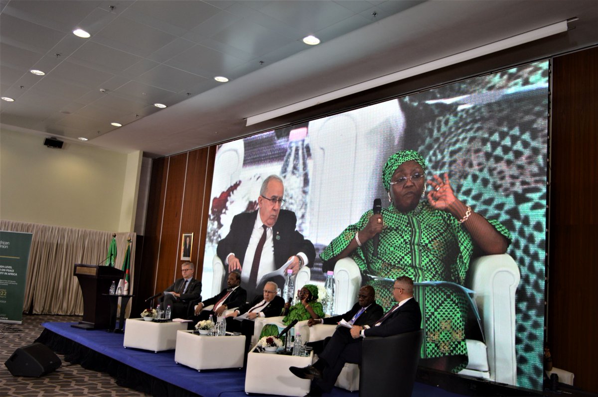 AUC_PAPS's tweet photo. Main Presenter – Mr. Idriss Lalalli, Interim Director, @AU_ACSRT;Discussants: Amb. Zainab kotoko, Executive Secretary, #CISSA; H.E Massaoudou Hassoumi, Minister of State, MoFA and Cooperation of Niger; Mr. @Lacroix_UN, UNSG  for Peace Operations #BeOneVoice #OranProcess2022 https://t.co/2GXnqal13R