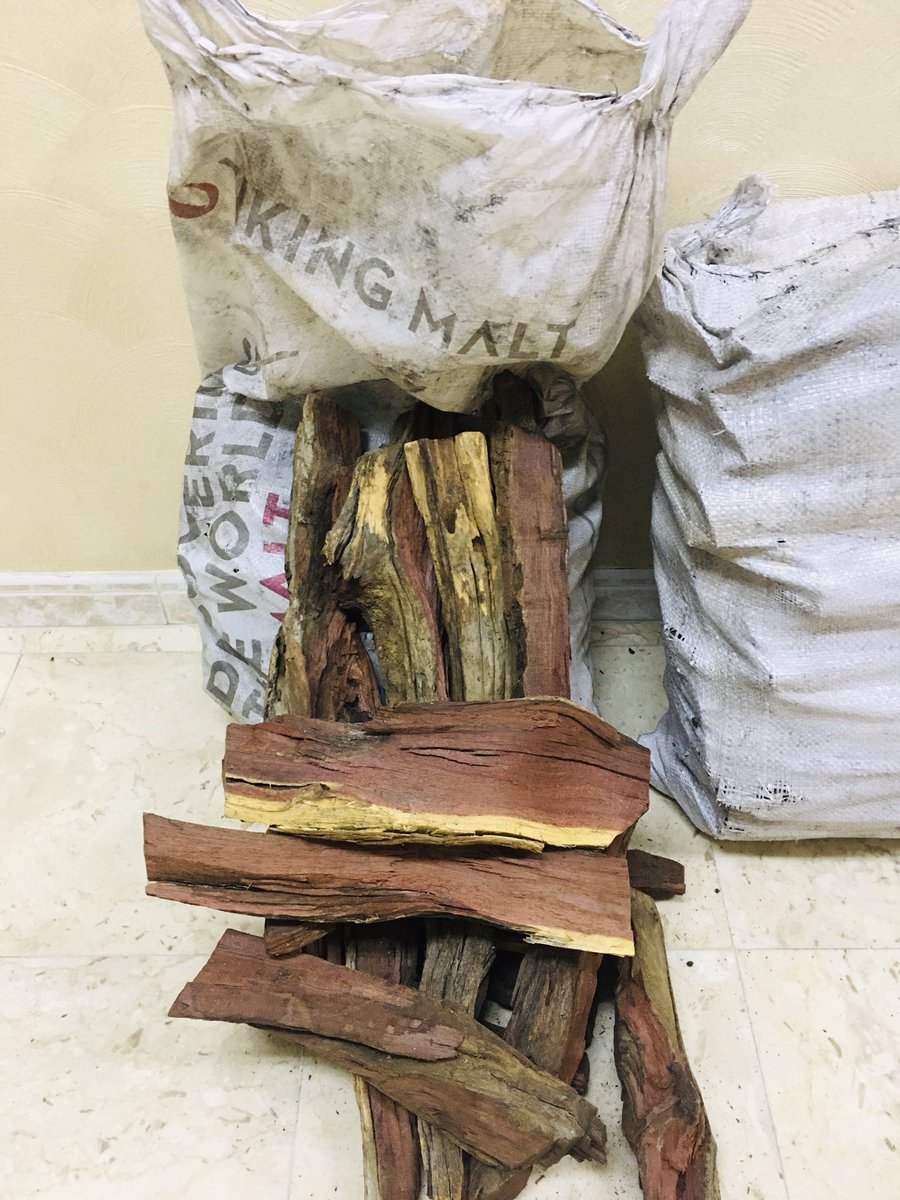 RedFirewoodSA's tweet photo. حطب قرض أفريقي سهل الاشتعال وبدون دخان أو رائحة
#حطب_قرض_افريقي 
#الوجار_ريفي_شداد 
#برد_الدمام
#كشتات
#شبة_ضو
#مخيمات_مخيم
#الأجواء_الشتوية
#الشتاء_يبيله_دفا
#الخبر_الظهران_القطيف_صفوى_رحيمة_الجبيل_بقيق_صلاصل_عين_دار_الخفجي_النعيرية https://t.co/8u8KEe5U98
