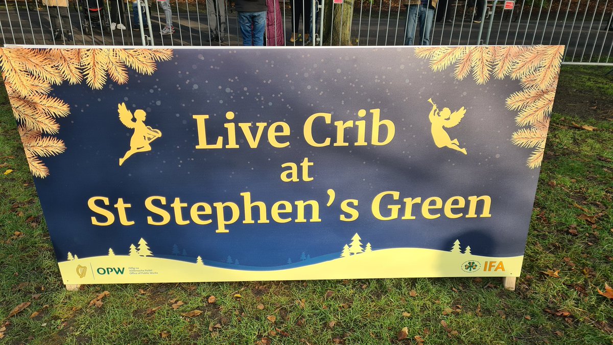 robbiekane74's tweet photo. Reporting from the opening of the #LiveCrib in St Stephens Green for @DublinLive earlier! https://t.co/ybr9IxSzno