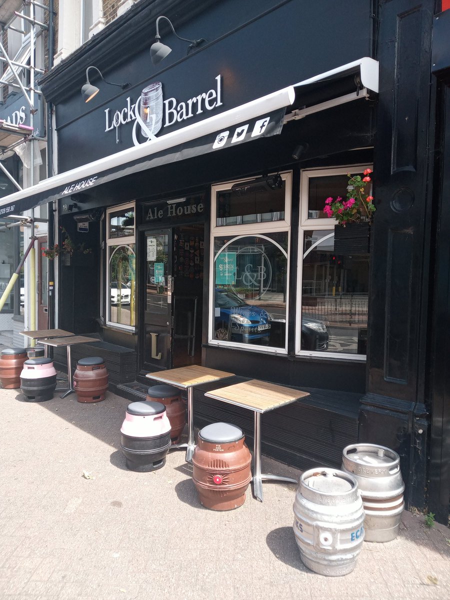 Hi...please be aware that the lock will be closed from 4pm on Saturday 10th Dec due to a private function. #bromleycamra #beerlover🍻 #bromleybusiness #beerstagram #beers #brewery #beeroftheday #beerlovers #craftbeerlover #camra #craftbeerscene #caskale #realbeer #realales