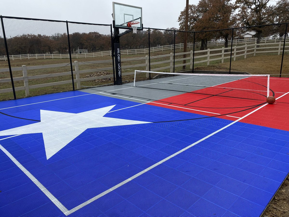 NEXCourtTX's tweet photo. Another completed family court this week! Lori G in Azle, Tx. It’s a 30’ x 50’ Sport Court Powergame with 10’ x 20’ rebounder, hoop, LED light. @sportcourt1974 @NEXCourtTX https://t.co/kJsPmnK8pn