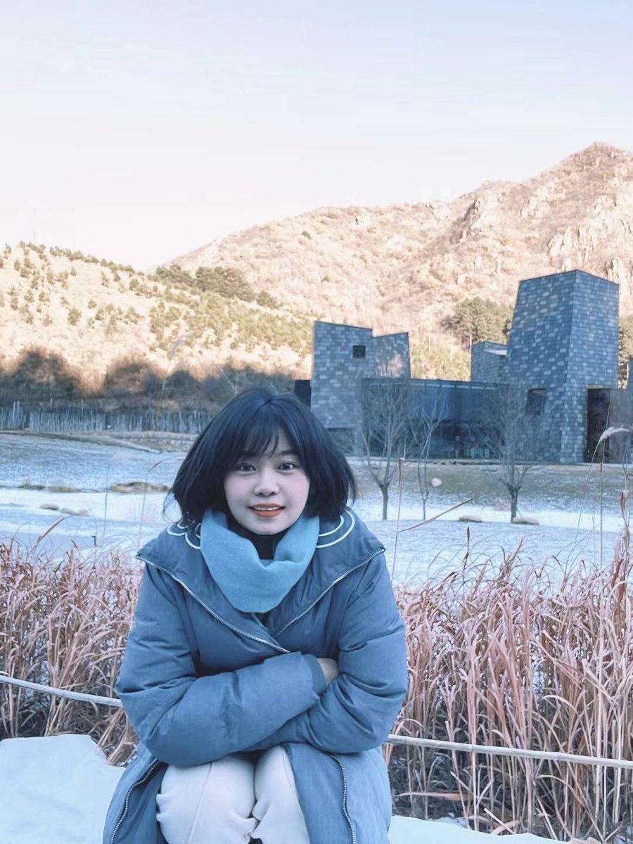 🤔我想象中的虚拟女友大概是，大姐姐风格，我忙碌的时候她唱歌，不忙的时候她陪我打王者，我们会探讨她虚拟房间装饰，想要，我马上氪金🫶

❤️评论区聊聊你想象中的虚拟女友

抽5个我觉得写的好的送WL

BNB上Free mint项目，冲

 <a href="/UltiverseDAO/">Ultiverse</a> Ultiverse.io #Moonlight #MetaGf #MetaBFF