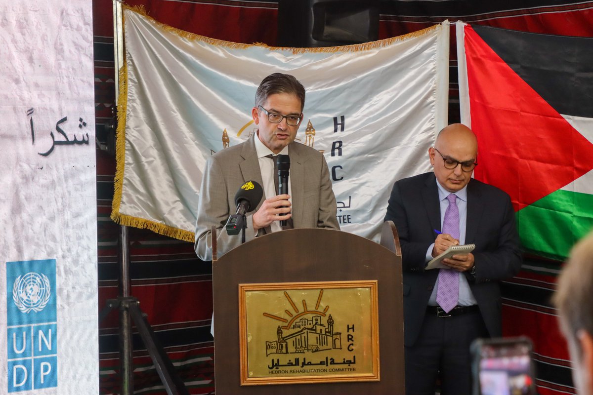 UNDPPalestinian's tweet photo. Today, we visited some projects in Hebron Old City within the Employment Generation Programme #EGP's last phase🏁
With 2.8 million Euros 💶 from #Germany 🇩🇪 through @KfW_int 
183 shops 🏪
96 homes 🏘️
1 School 🏫
1 Clinic  🏥
1 Turkish Bath 🛖 Rehabilitated!
@GerRepRamallah https://t.co/89FY0emwmG
