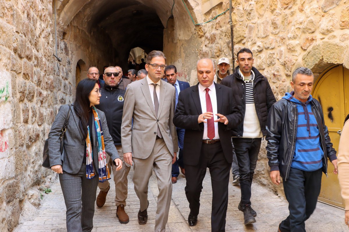 UNDPPalestinian's tweet photo. Today, we visited some projects in Hebron Old City within the Employment Generation Programme #EGP's last phase🏁
With 2.8 million Euros 💶 from #Germany 🇩🇪 through @KfW_int 
183 shops 🏪
96 homes 🏘️
1 School 🏫
1 Clinic  🏥
1 Turkish Bath 🛖 Rehabilitated!
@GerRepRamallah https://t.co/89FY0emwmG