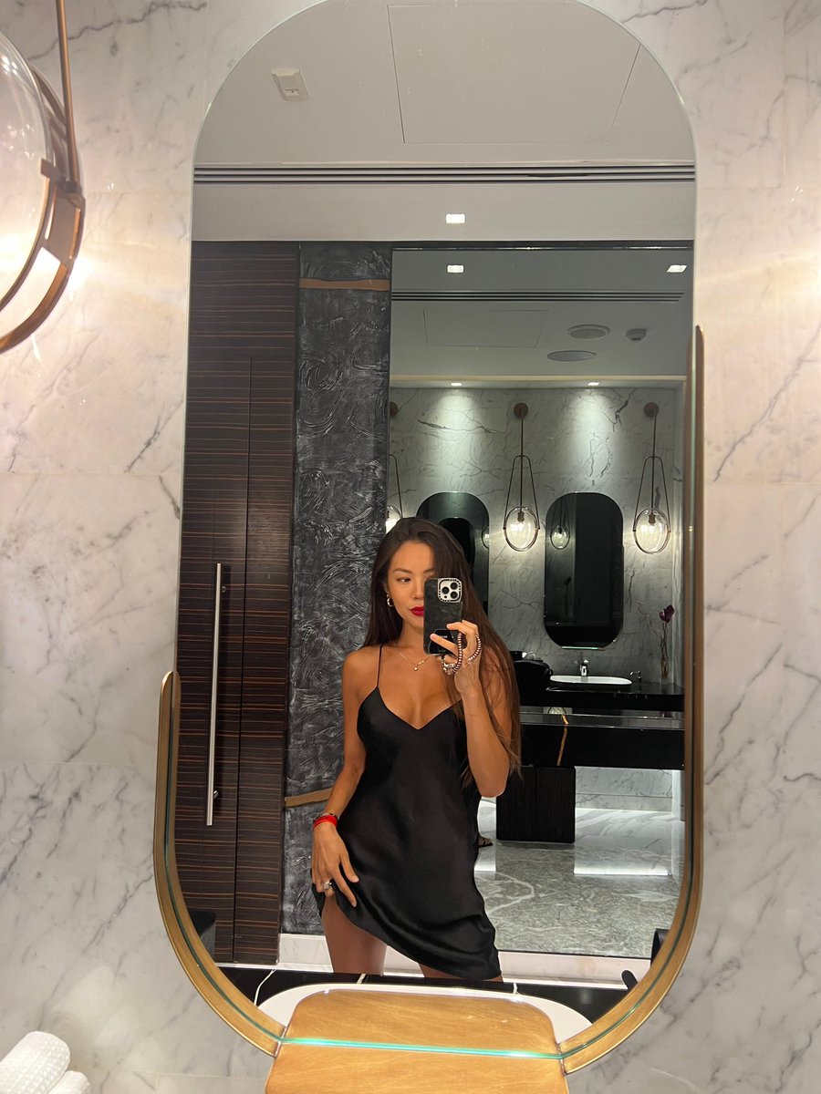 Who’s in DOHA &amp; want to party tonight bc there’s no game on 😂 hit me up, I’ll be at Amberlounge &amp; have a sweet guestlist with friends and fam tables too 💃🏻💥