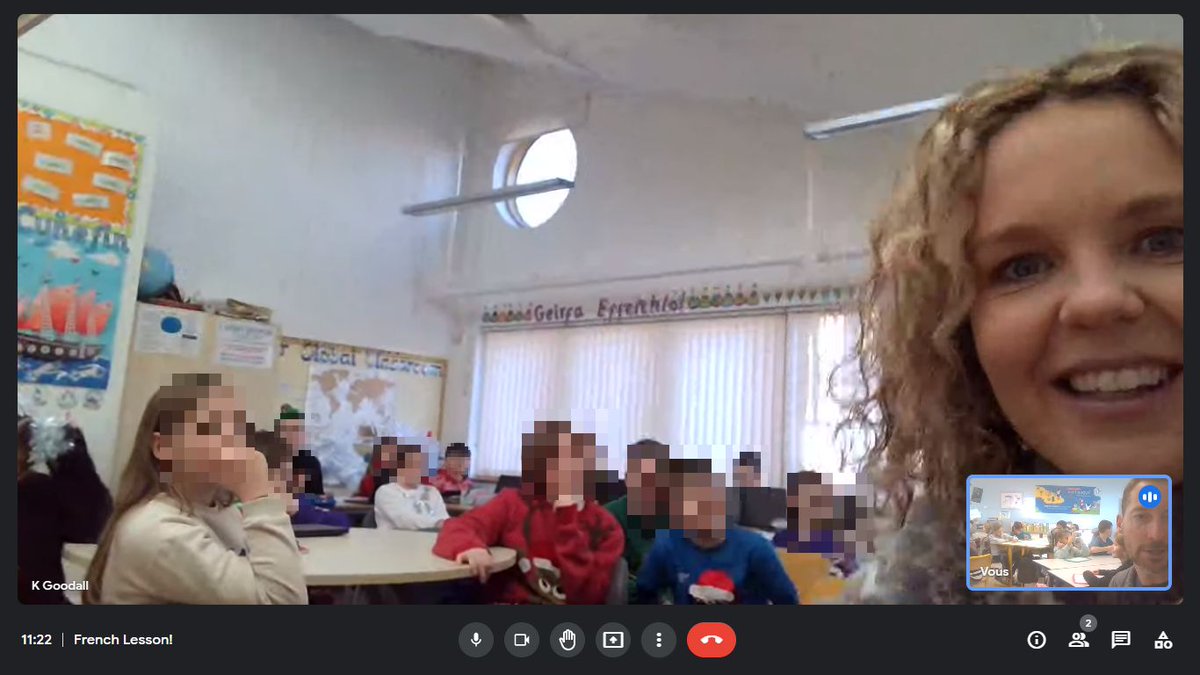 Today, connection with @kellie_digital students. Private French 🇫🇷 lessons to our friends in Wales🏴󠁧󠁢󠁷󠁬󠁳󠁿 A very nice moment. And to refine their pronunciation, we continue on @MicrosoftFlip