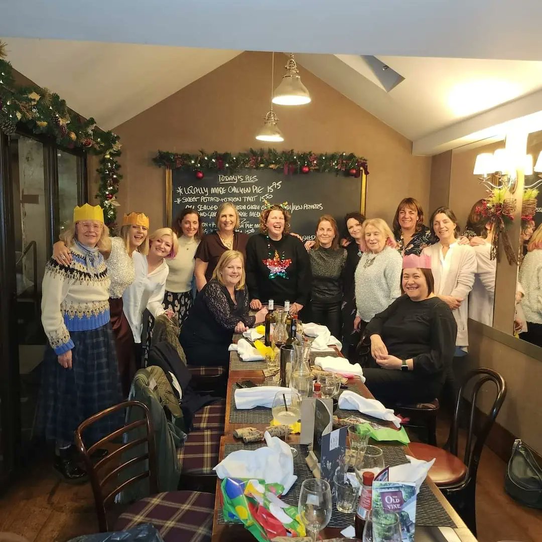 An epic evening on every count. Huge thanks to these ladies, led by PR Queen <a href="/RocketLaunchUK/">Miranda Rocksmith FCIPR | ChartPR</a> and her Christmas elf <a href="/Franini_Daze/">Fran</a>. The PR &amp; a Pint team is a brilliant collective to be part of #hampshirepr #dorsetpr #freelance