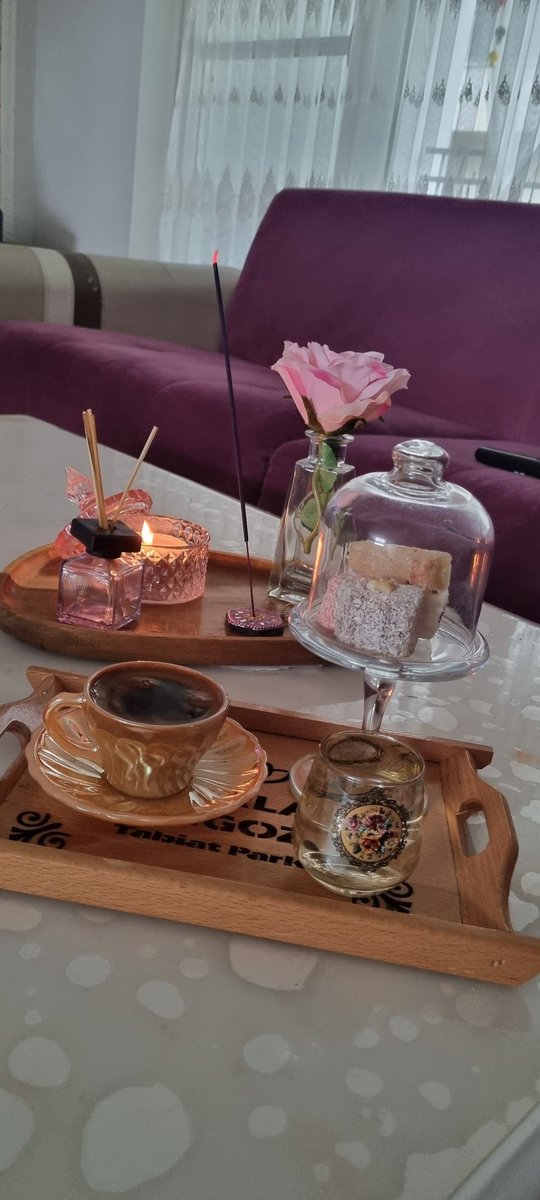 ImHcr's tweet image. Günümün yarısı @kbryllc seninle #Hintliler olunca sonuc bu oluyor🤣  #kahveaşkı bitmez 🤣 ay bide mantra okuyor tövbe estağfurullah 🤣