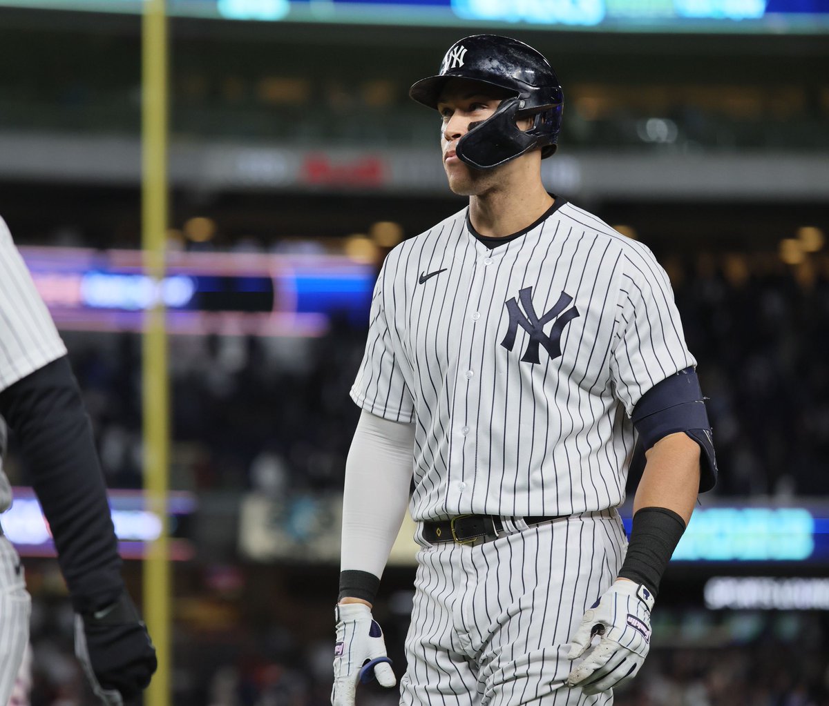 McCoveyChron's tweet photo. The Giants are perpetual free agency losers. And it is exhausting.  https://t.co/VoKp8mrX3K https://t.co/zJ65Tw3MzV