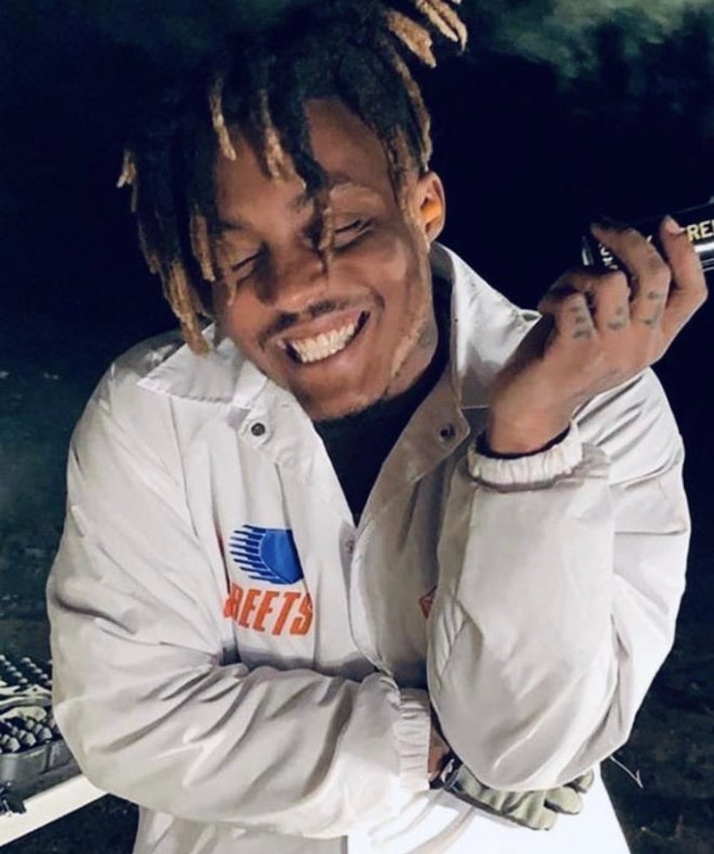 TheUnofficialCJ's tweet photo. RIP Juice Wrld, Can’t believe it’s been 3 years 🐐🥤🌎999FL🐐 https://t.co/aYjbDXEeaU