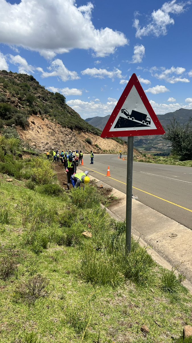elitabbanda's tweet photo. The @MinistryTransLs with support from @WorldBankAfrica continues to clear roads silted due to heavy rains.Under the Transport Infrastructure and Connectivity Project #GovernmentofLesotho is also rehabilitating roads and building footbridges to connect communities to services https://t.co/iIt0HPaWcO
