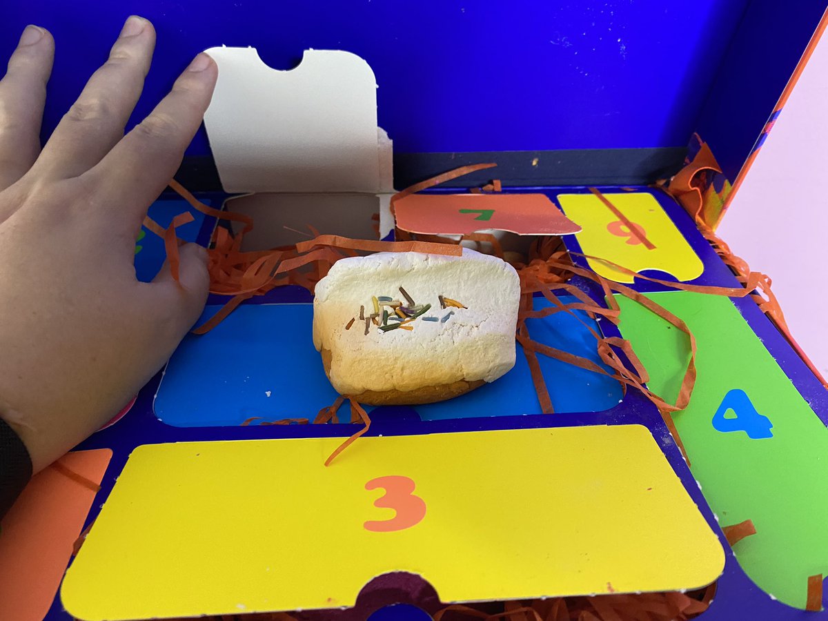 I’m loving my Lush advent calendar. Today was day 8 with a technical issue so not live feed just the item for today