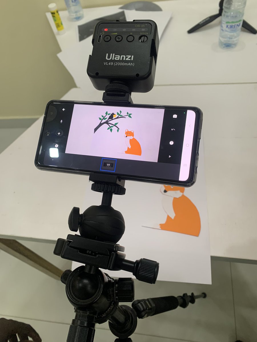 TGregorcik's tweet photo. Formation Stop Motion à l’EFS Dial Diop de Dakar @aefe_zao @AefeIen https://t.co/iYiDegueUi