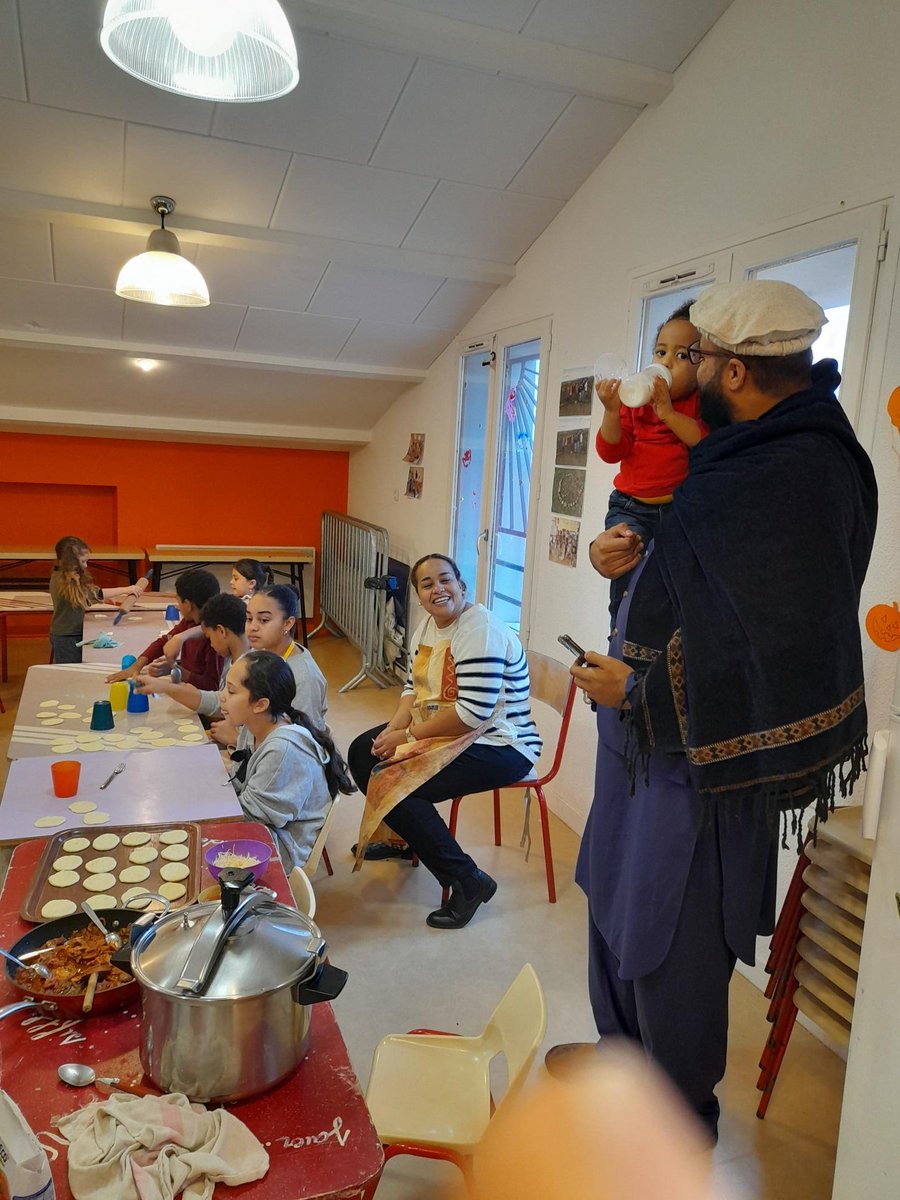 LeoBrioude's tweet photo. Plusieurs pays ont été représentés : Congo, Ethiopie, Géorgie, Afghanistan, Maroc et  France ont été représentés. Vive le métissage des cultures ! https://t.co/MqFz6cYCQq