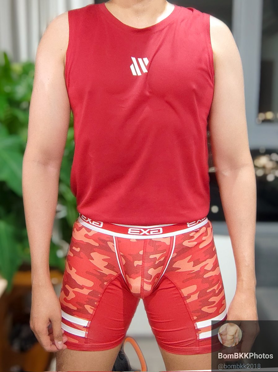 bombkk2018's tweet photo. ใส่แดง แต่ไม่มีแรงเลย https://t.co/S2BngJK7kZ
