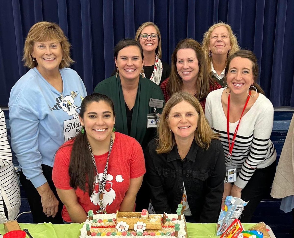 PeeplesFCBOE's tweet photo. Today our Rocket Leaders participated in a CFC challenge to design a gingerbread creation. Groups synergized using various media to build their models. Our students will vote this week on the best design! Check out the masterpieces! #communityforcreativity #peeplescfc https://t.co/nV16PHnhaI
