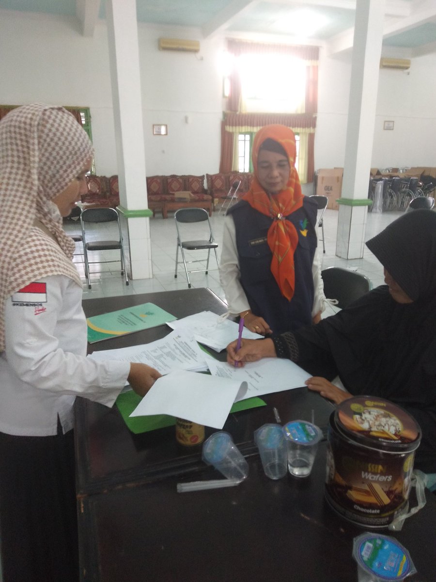 HasanOnie's tweet photo. Penyerahan Paket Sembako kepada PPKS atas nama Rohana di Sentra Budi Perkasa Jln Sosial KM 5 Palembang Sumatera Selatan
Semoga bermanfaat dan bermakna
Semoga Segeralah NKRI lebih maju Aman Damai dan Kondusif https://t.co/3XwSPqz25e