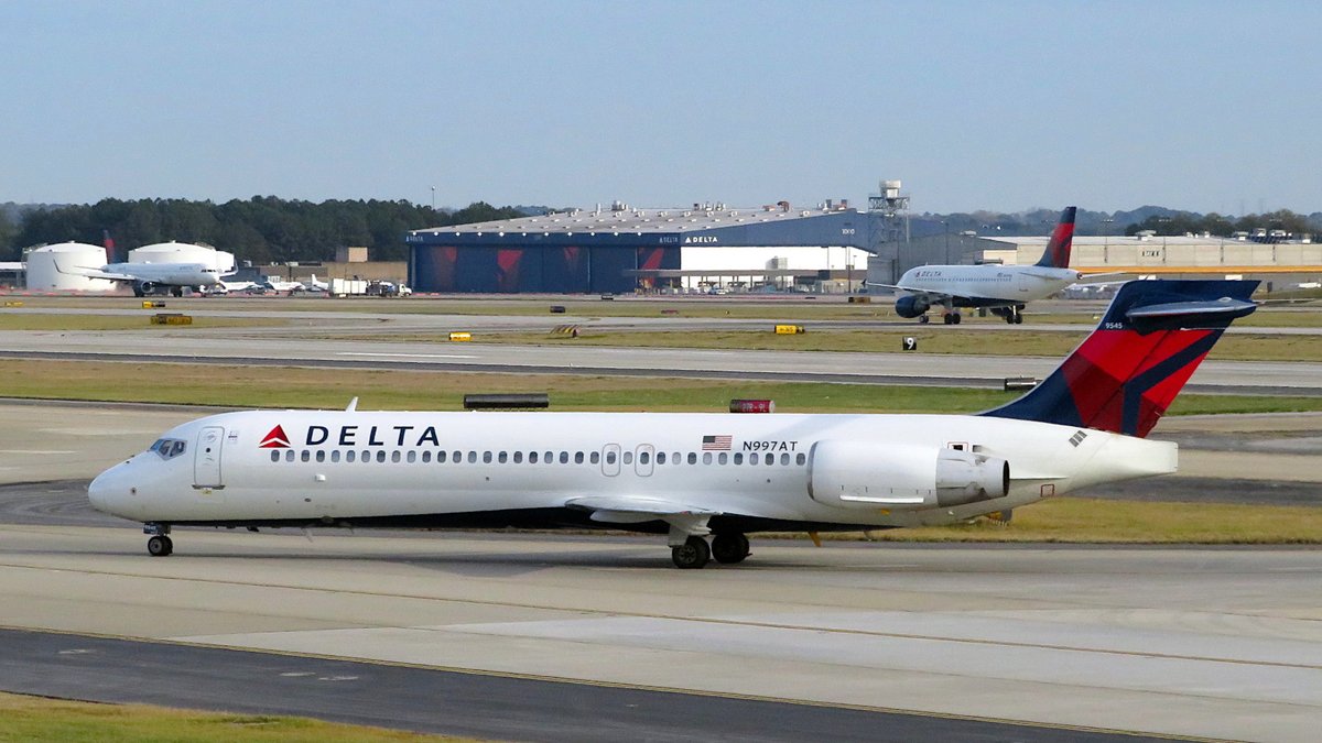 PNS_Spotter's tweet photo. .@Delta B717-200 @ATLairport 11/20/22 #Planespotting #AvGeek #MD95 https://t.co/nk1zUcXRdE