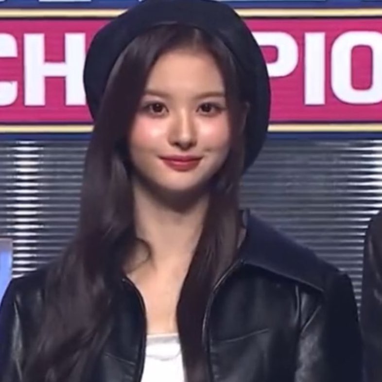 Wornbin's tweet photo. @Yhonjun @TheArtsyfuture @Hyepwon met malem all! semoga kabar La Estrella dan papi Edodi baik ya, meskipun malem ini harus <redacted> tapi aku yakin kita tetep santai meski terbantai. disini aku mau mengucapkan banyak terimakasih buat semua La Estrella khususnya papi Edodi yg bertahan sampe sejauh ini. https://t.co/SYudrZCNZz