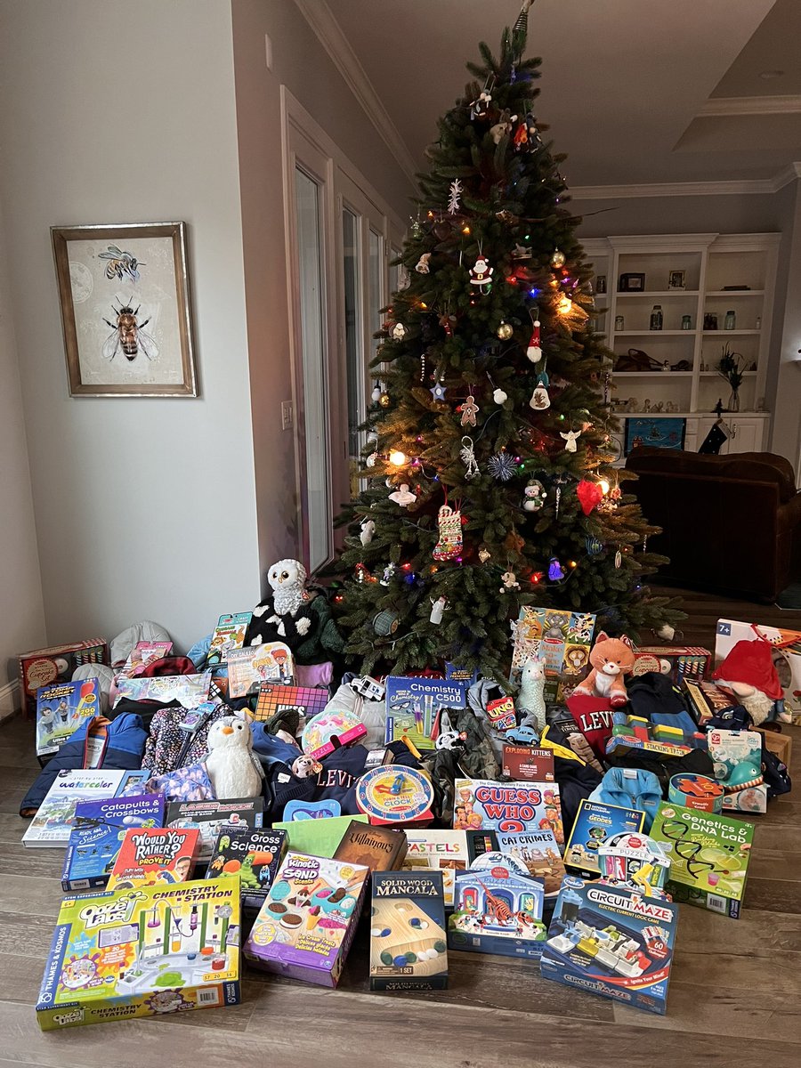 BakerLabMS's tweet photo. This is definitely our FAVORITE time of year! ❤️ @uncchemistry was so generous helping us raise money for our Toys for Tots &amp; Coats for Kids Drive. Belk and Tic Tac Toys were also so amazing giving us huge discounts. We know this will help so many in our wonderful community! 🌲 https://t.co/wlDAmxCRKD