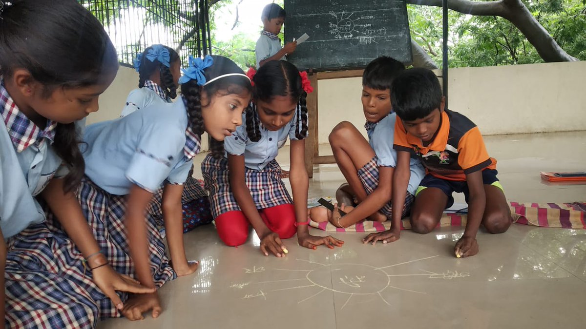 Pratham_India's tweet image. The government cadre then went on to train primary school teachers of grades 1-5, who will soon implement the approach in the classroom. Here's a glimpse of the training and practice classes.
#TeachingattheRightLevel #Governmentpartnership #Teachers #children #learning #education