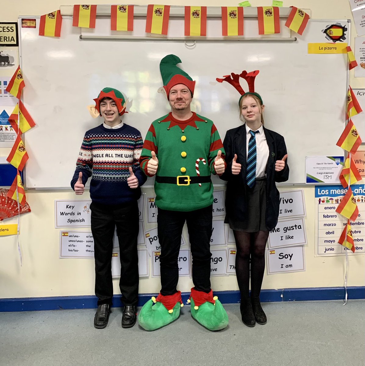 malonelanguages's tweet image. Feliz Navidad 🇪🇸 Great to see staff in the Spanish department getting into the festive spirit!😂