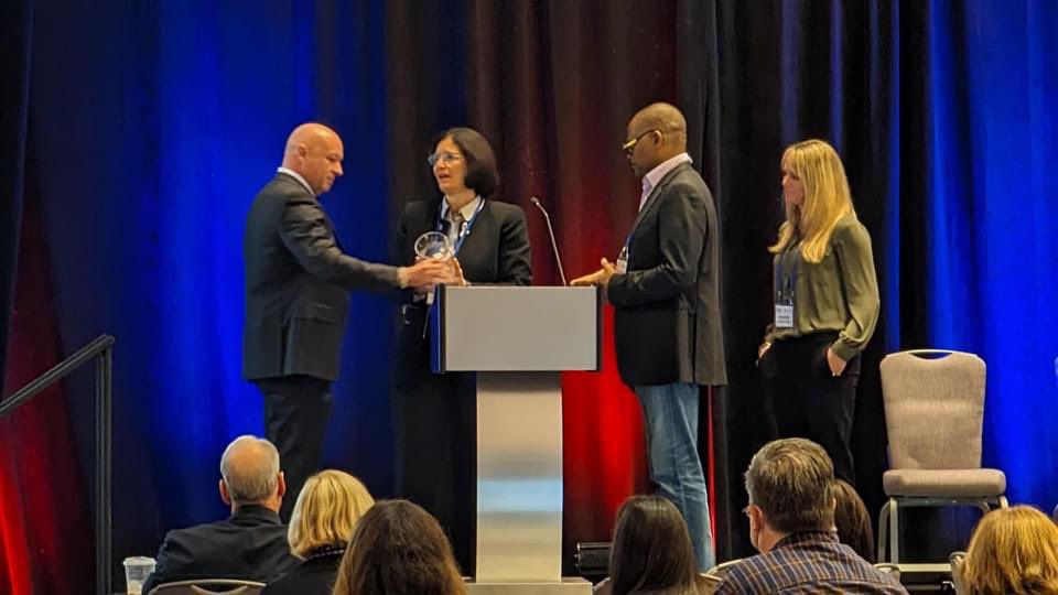 Great to hear your story and powerful words Amanda Nerstad at <a href="/AmericanCancer/">American Cancer Society</a> Society’s #NLCRT2022.

Thanks for presenting <a href="/greghollenbeck/">Greg Hollenbeck</a> with the remembrance award for <a href="/GinaHollenbeck/">Gina Hollenbeck</a> - forever an inspiration to our ALK+ community. 

Great words to live by: #BeLikeGina 

#LCSM